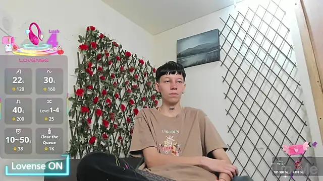 LiamBrown09 online show from June 16, 7:47 pm