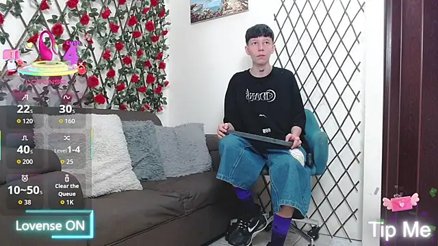 LiamBrown09 online show from February 26, 7:36 pm