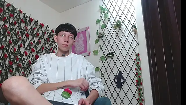 LiamBrown09 online show from April 30, 7:10 pm