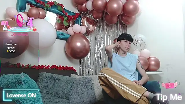 LiamBrown09 online show from February 19, 6:38 pm