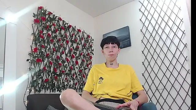 LiamBrown09 online show from May 18, 7:29 pm