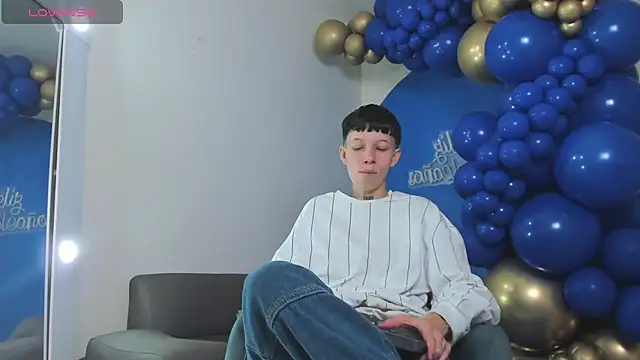 LiamBrown09 online show from June 6, 7:52 pm