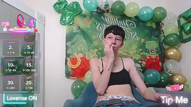 LiamBrown09 online show from March 10, 7:29 pm