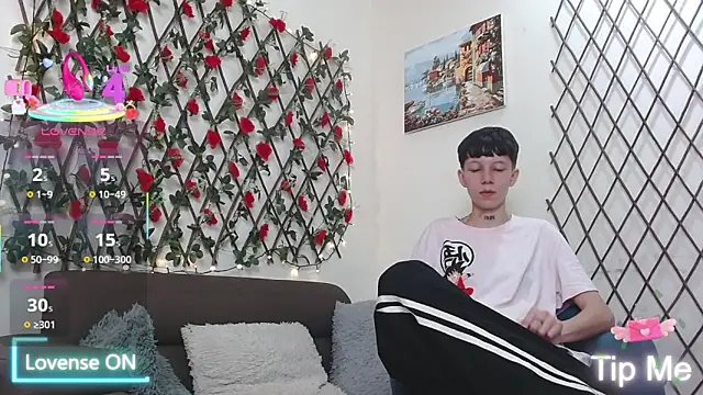 LiamBrown09 online show from March 3, 7:43 pm