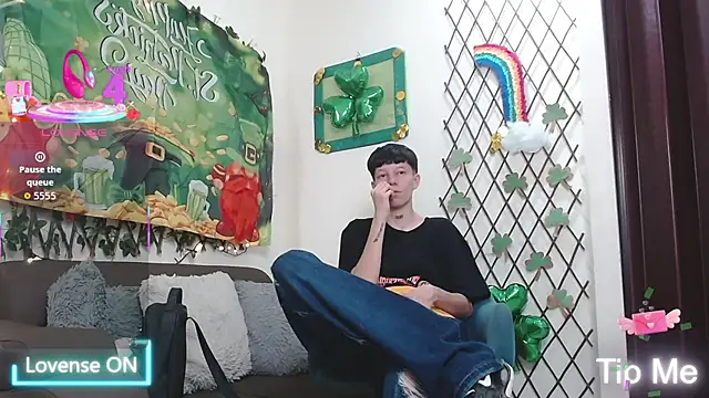 LiamBrown09 online show from March 4, 7:32 pm