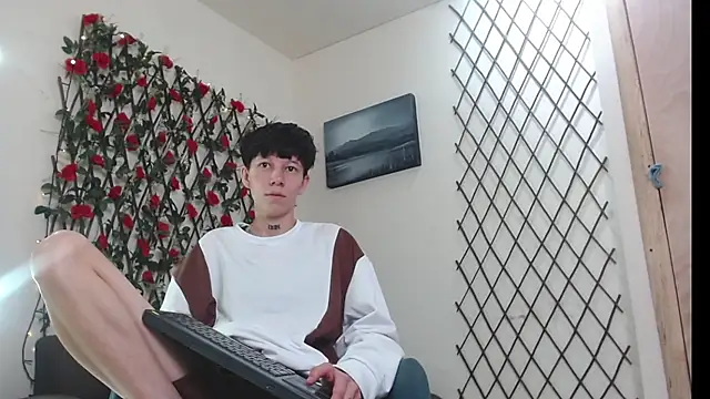 LiamBrown09 online show from May 27, 8:38 pm