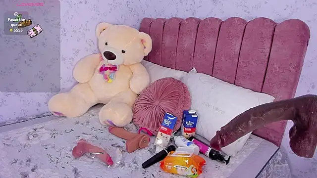 miathonson769 online show from September 24, 7:53 pm