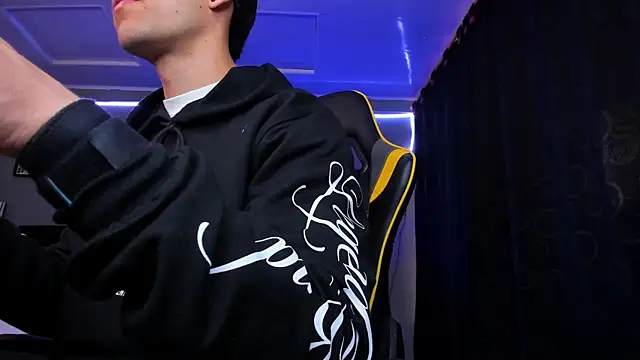 alexgiraldo   online show from December 3, 11:53 am