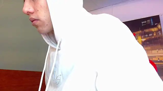 Snapshot of alexgiraldo__ chatting on June 16, 1:33 pm alexgiraldo online show from June 16, 1:33 pm