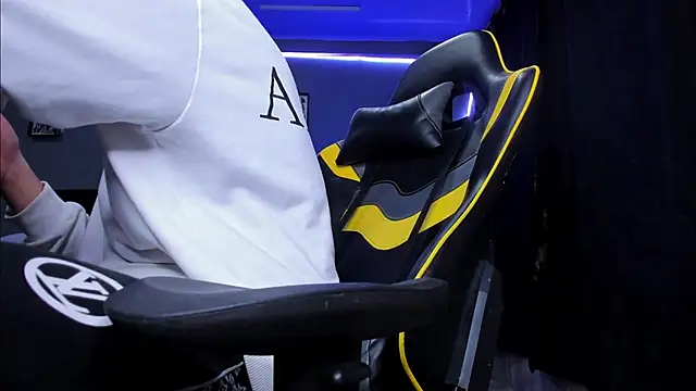 alexgiraldo   online show from November 5, 5:43 am