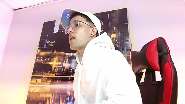 alexgiraldo   online show from March 18, 4:26 am