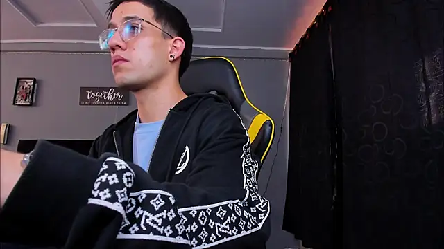 alexgiraldo   online show from October 25, 12:17 pm