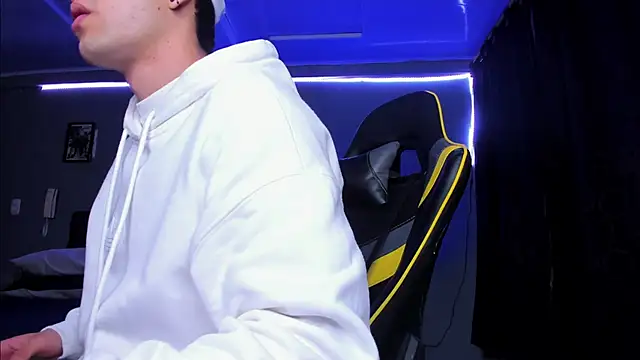 alexgiraldo   online show from November 1, 10:53 am