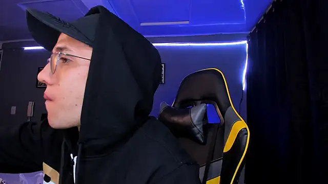 alexgiraldo   online show from December 1, 6:14 am