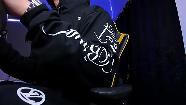 alexgiraldo   online show from December 4, 12:26 pm