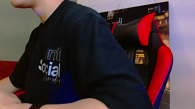 Snapshot of alexgiraldo__ chatting on June 15, 3:55 pm alexgiraldo online show from June 15, 3:55 pm