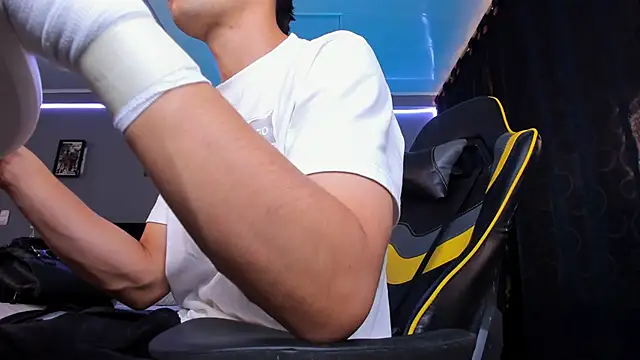 alexgiraldo   online show from December 5, 8:17 pm