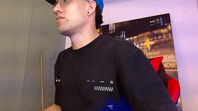 alexgiraldo   online show from April 23, 2:40 am