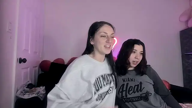 Snapshot of torithequeen chatting on February 8, 3:32 pm torithequeen online show from February 8, 3:32 pm