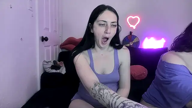 Snapshot of torithequeen chatting on February 20, 3:03 pm torithequeen online show from February 20, 3:03 pm