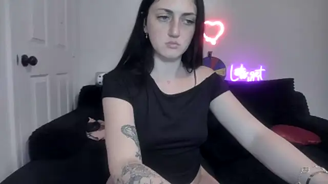 torithequeen online show from April 1, 1:08 am