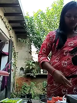 Snapshot of heena3355 chatting on November 19, 5:07 am heena3355 online show from November 19, 5:07 am