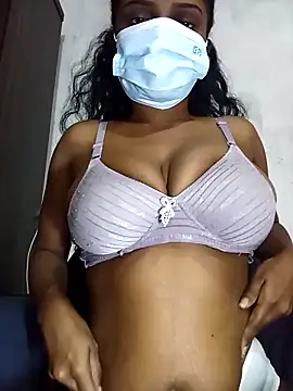 Snapshot of MickMicky chatting on February 6, 2:40 am MickMicky online show from February 6, 2:40 am