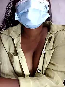 Snapshot of MickMicky chatting on February 9, 2:20 am MickMicky online show from February 9, 2:20 am