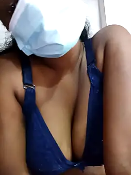 Snapshot of MickMicky chatting on February 28, 4:23 am MickMicky online show from February 28, 4:23 am