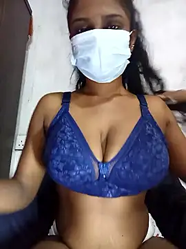 Snapshot of MickMicky chatting on January 8, 5:35 am MickMicky online show from January 8, 5:35 am