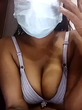 Snapshot of MickMicky chatting on January 17, 2:59 am MickMicky online show from January 17, 2:59 am