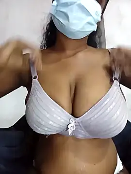 Snapshot of MickMicky chatting on February 12, 2:22 am MickMicky online show from February 12, 2:22 am