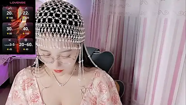 Snapshot of ManM-88 chatting on October 21, 6:35 am ManM-88 online show from October 21, 6:35 am