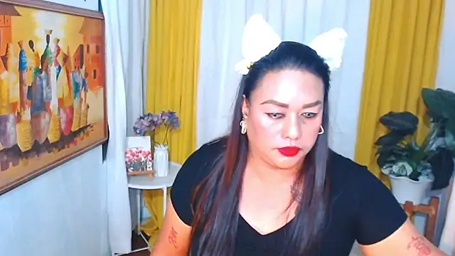 Snapshot of EmmaKantutera chatting on December 20, 11:24 am EmmaKantutera online show from December 20, 11:24 am