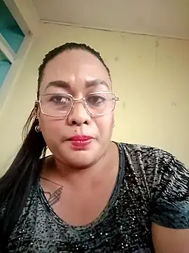 Snapshot of EmmaKantutera chatting on December 19, 10:56 pm EmmaKantutera online show from December 19, 10:56 pm