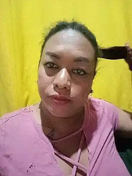 EmmaKantutera online show from June 10, 11:00 am