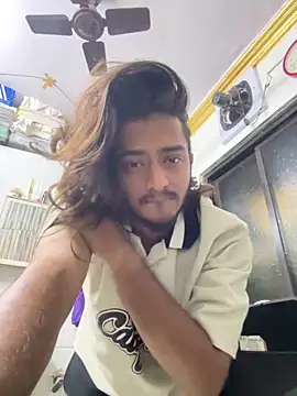 Snapshot of seenu2101 chatting on March 2, 3:29 am seenu2101 online show from March 2, 3:29 am