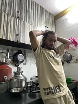 Snapshot of seenu2101 chatting on February 25, 1:39 am seenu2101 online show from February 25, 1:39 am