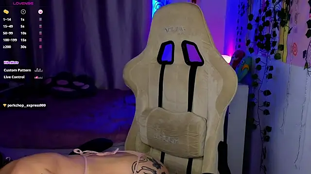 bunnykellyyy online show from March 6, 6:58 pm