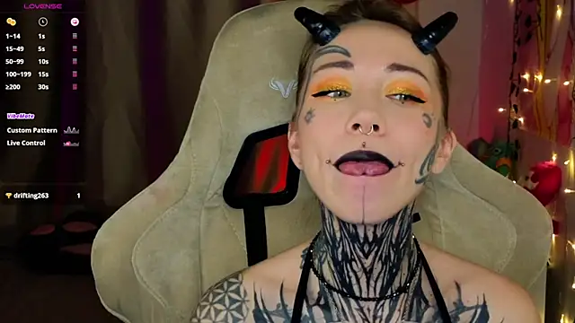 bunnykellyyy online show from February 27, 7:03 pm