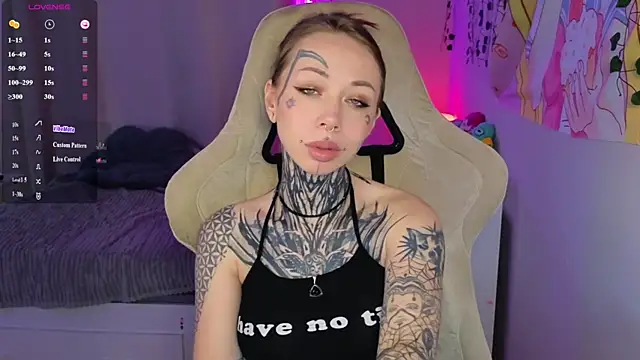 bunnykellyyy online show from May 7, 6:28 am