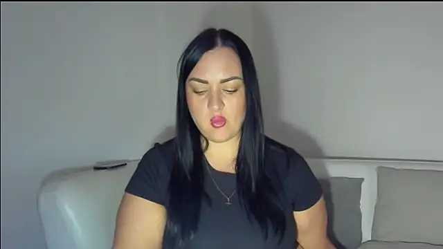 Snapshot of AliTemptress chatting on October 15, 5:43 pm AliTemptress online show from October 15, 5:43 pm