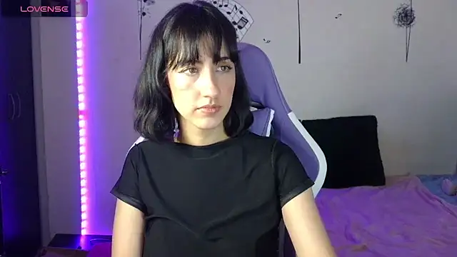 AvlieQueen online show from September 9, 5:06 am