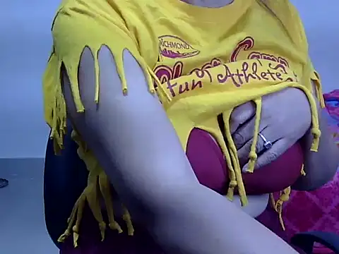 Snapshot of rekha_1508 chatting on February 14, 5:07 am rekha 1508 online show from February 14, 5:07 am