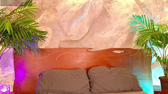Snapshot of alisonn_moon chatting on June 18, 10:26 pm alisonn moon online show from June 18, 10:26 pm