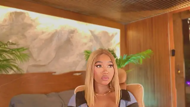 alisonn moon online show from April 4, 10:05 pm