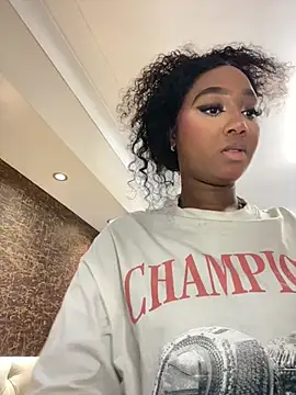 alisonn moon online show from January 8, 10:16 pm