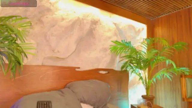 alisonn moon online show from April 21, 1:42 am