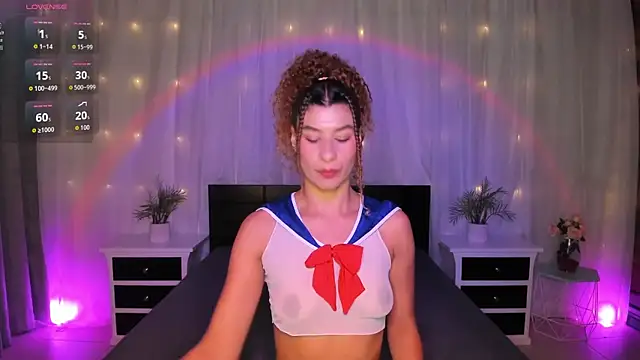 Snapshot of Evolet_Bee chatting on December 17, 11:37 am Evolet Bee online show from December 17, 11:37 am