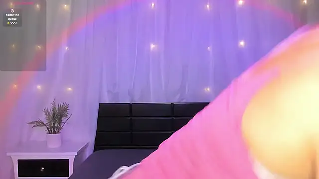 Evolet Bee online show from November 12, 1:26 pm